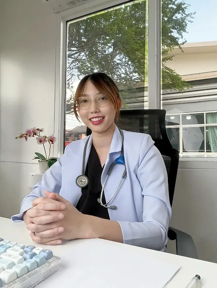 หมอจิ๊บ พญ.กิ่งเทียน ผู้อำนวยการแพทย์และผู้ร่วมก่อตั้งไอรีนน์ เนอร์สซิ่งโฮม
